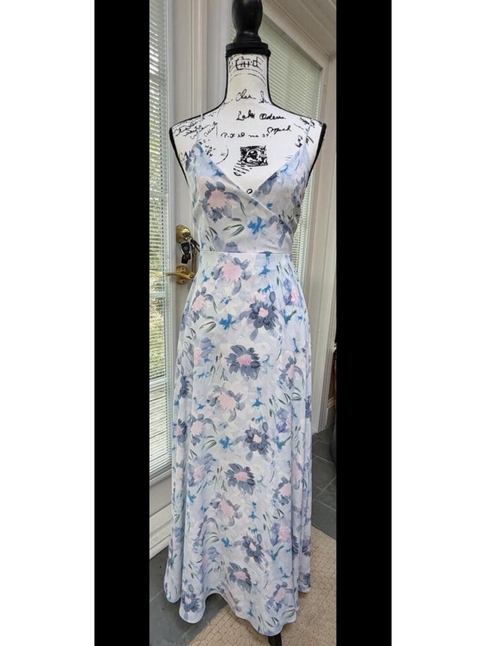 Lulu Floral Maxi Dress Size S, EUC